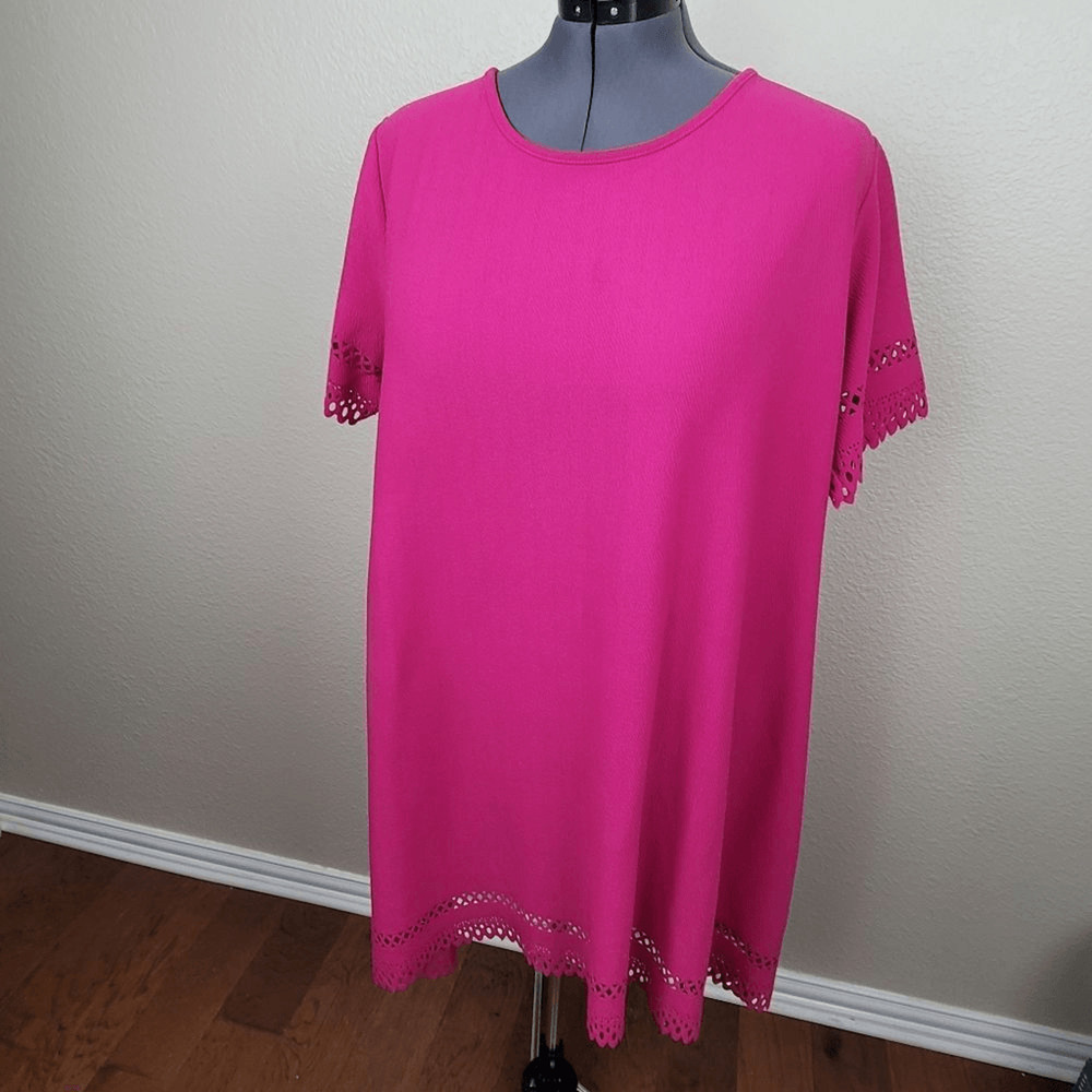 AX Paris Curve Hot Pink Laser Cut Detail Dress US22 (6888)